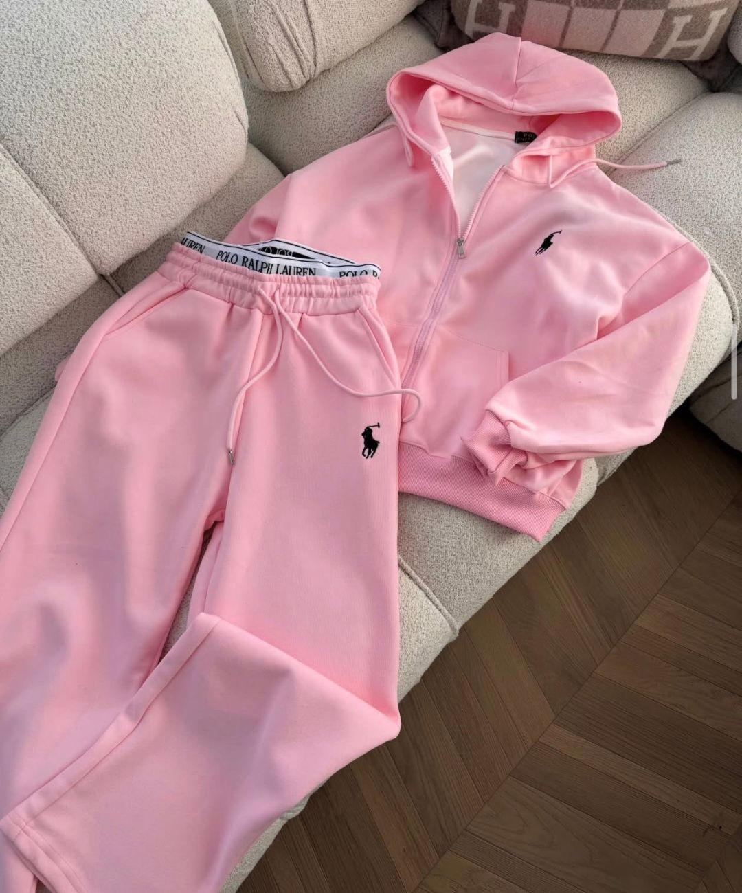 THE AURA SET