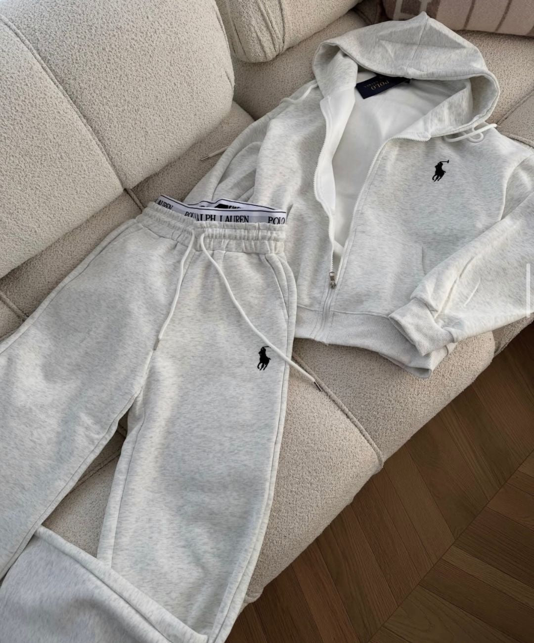 THE AURA SET