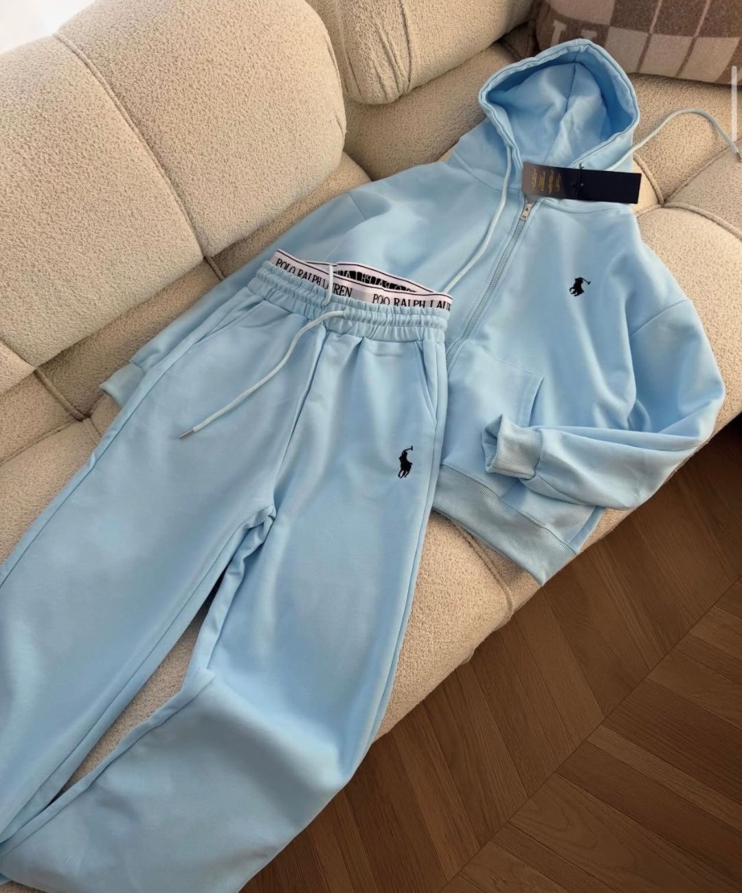 THE AURA SET